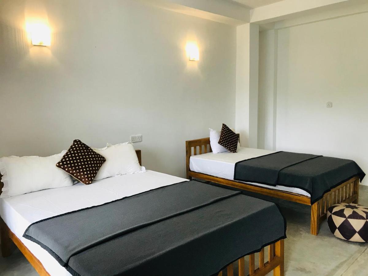 Montes Ella Bed & Breakfast Dış mekan fotoğraf