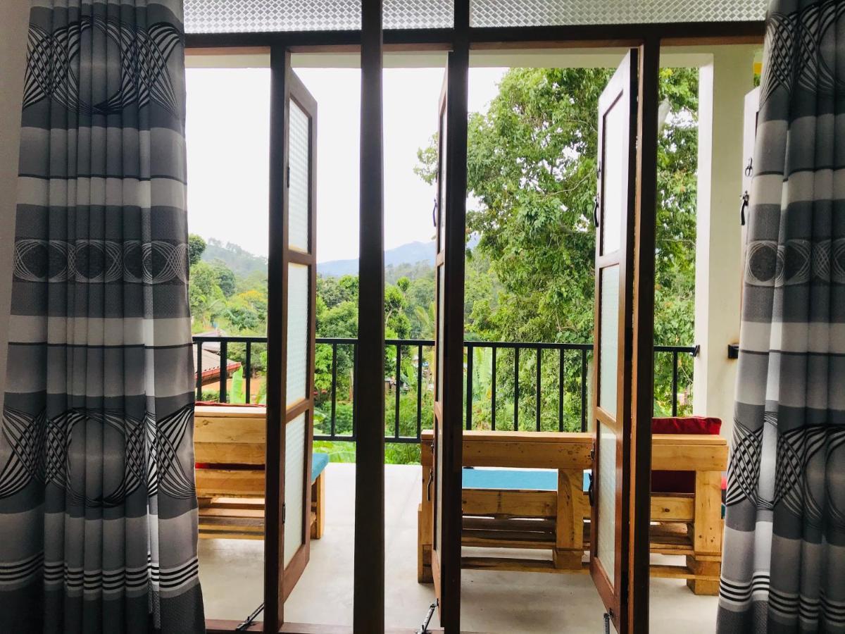 Montes Ella Bed & Breakfast Dış mekan fotoğraf