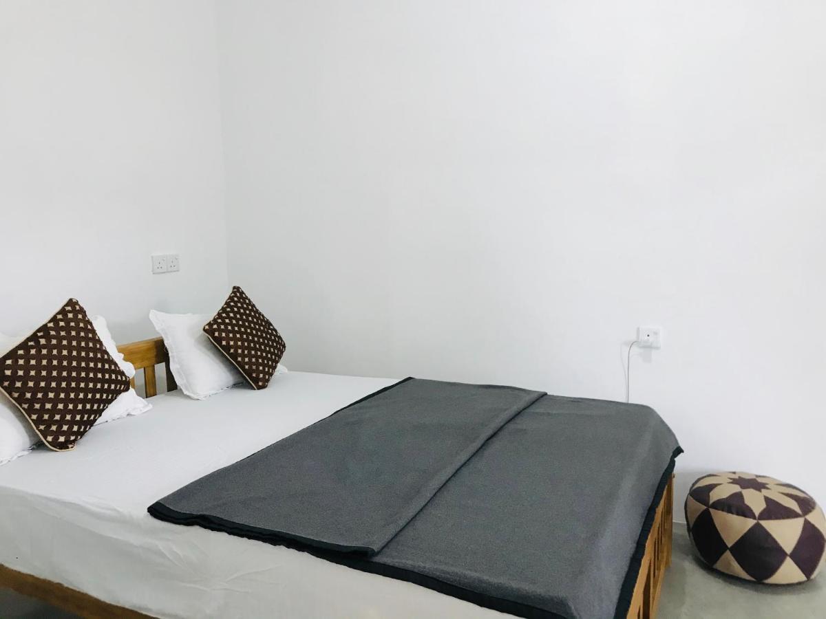Montes Ella Bed & Breakfast Dış mekan fotoğraf