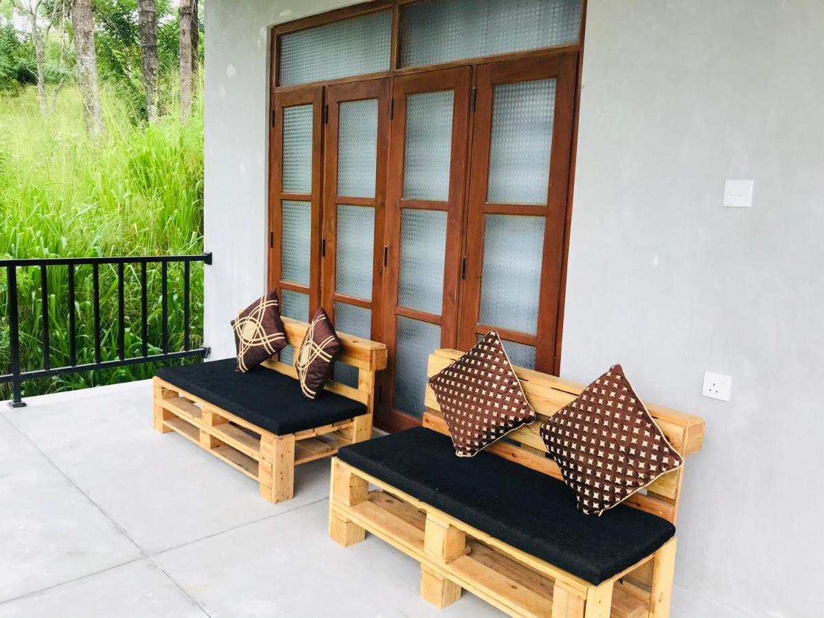 Montes Ella Bed & Breakfast Dış mekan fotoğraf