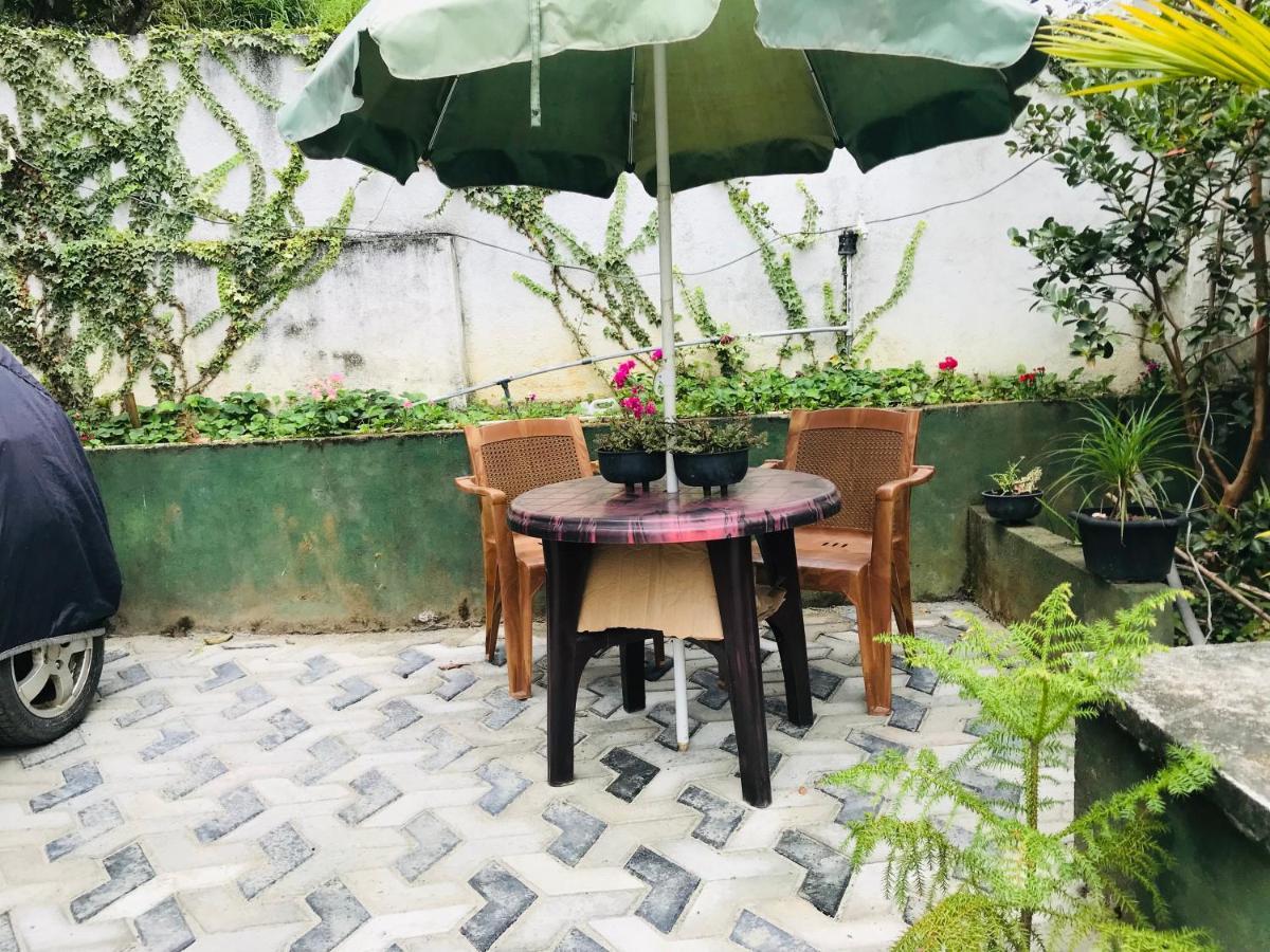 Montes Ella Bed & Breakfast Dış mekan fotoğraf