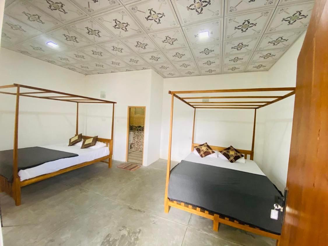 Montes Ella Bed & Breakfast Dış mekan fotoğraf