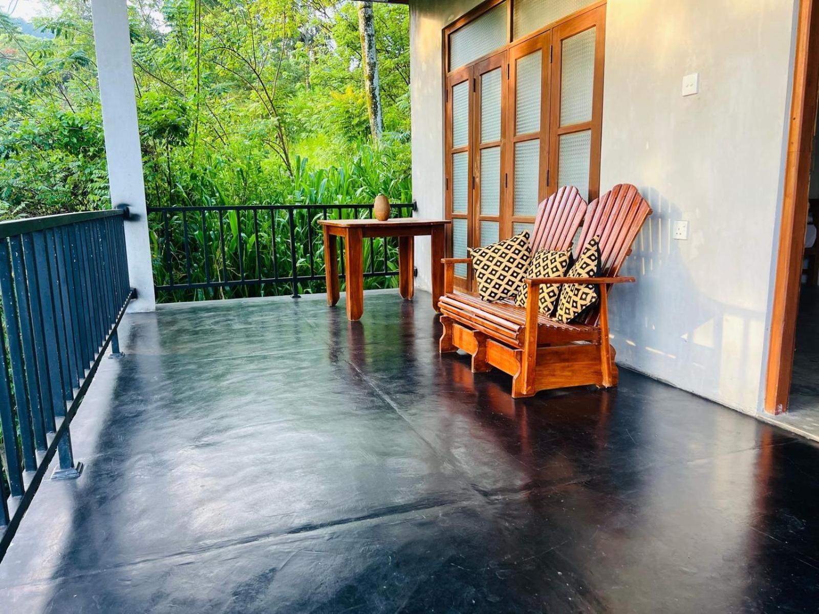 Montes Ella Bed & Breakfast Dış mekan fotoğraf