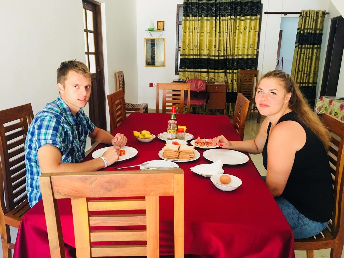 Montes Ella Bed & Breakfast Dış mekan fotoğraf
