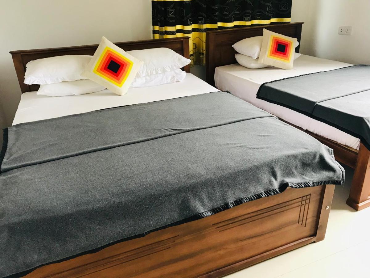Montes Ella Bed & Breakfast Dış mekan fotoğraf